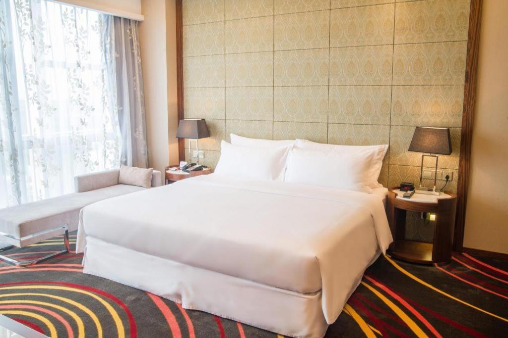 Ramada Plaza Huizhou East Hotel Екстер'єр фото