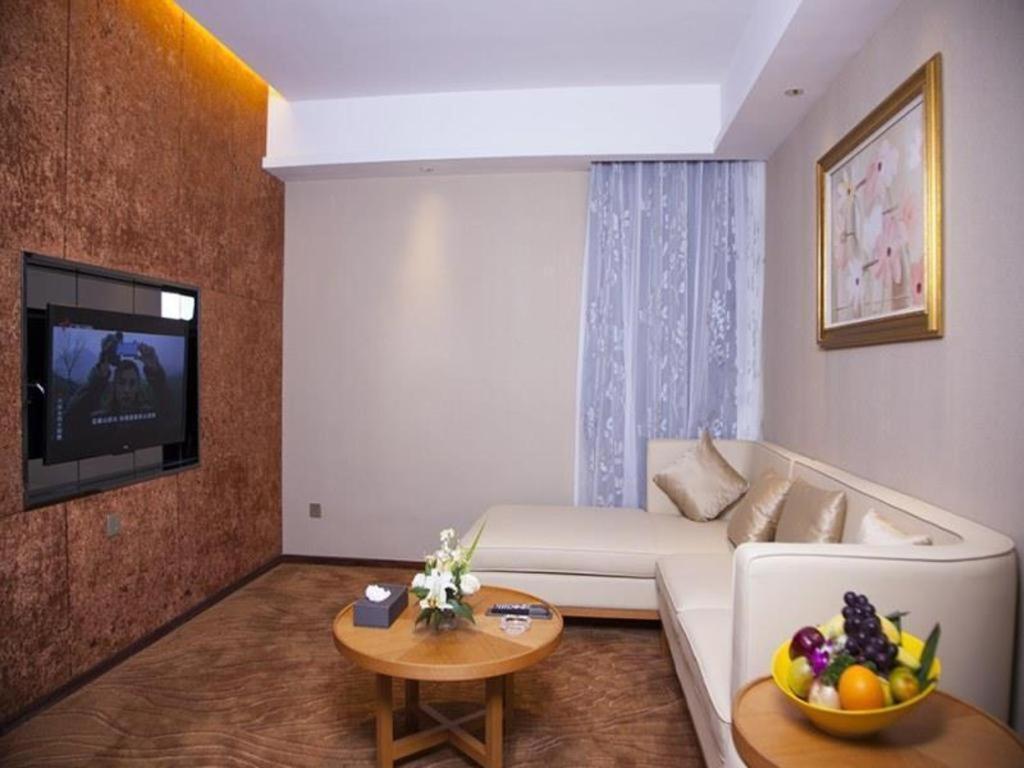Ramada Plaza Huizhou East Hotel Екстер'єр фото
