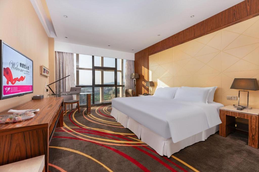 Ramada Plaza Huizhou East Hotel Екстер'єр фото